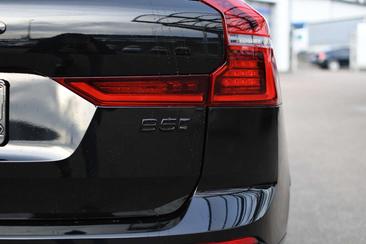 Volvo XC60 B5 AWD — photo 21