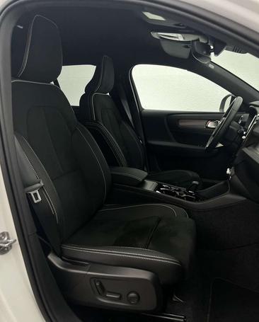 Volvo XC40 B3 — photo 8