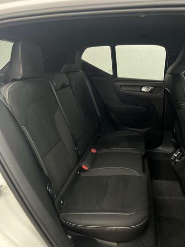 Volvo XC40 B3 — photo 9