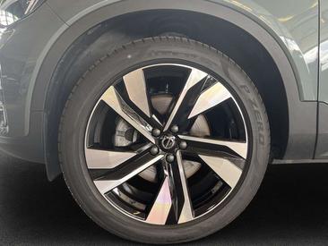 Volvo XC40 B3 — photo 6