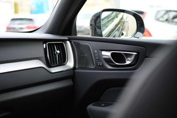Volvo XC60 B5 AWD — photo 35