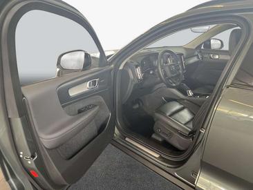Volvo XC40 B3 — photo 8