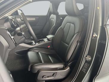 Volvo XC40 B3 — photo 9