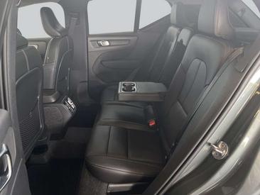 Volvo XC40 B3 — photo 10