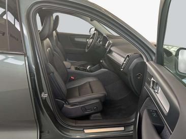 Volvo XC40 B3 — photo 11
