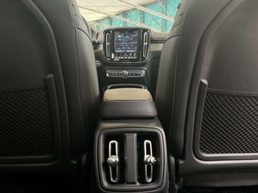 Volvo XC40 B3 — photo 13