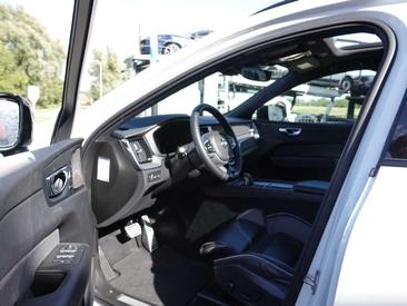 Volvo XC60 T6 Recharge AWD — photo 3