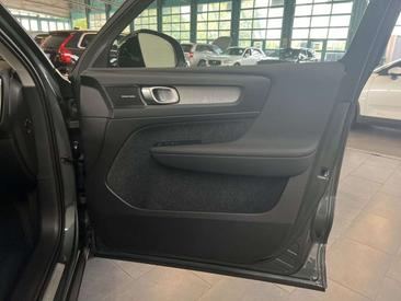Volvo XC40 B3 — photo 19