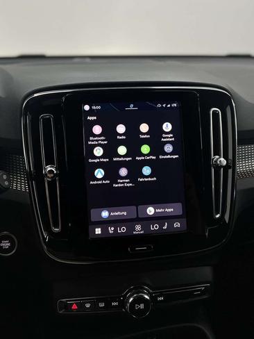 Volvo XC40 B3 — photo 24