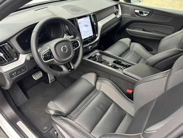 Volvo XC60 B5 — photo 7