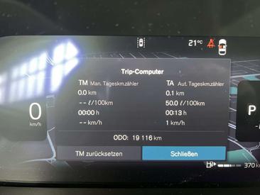 Volvo XC40 B3 — photo 25
