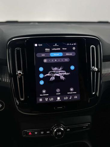 Volvo XC40 B3 — photo 25