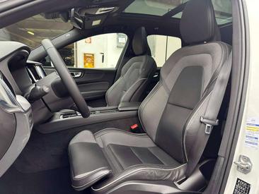 Volvo XC60 B5 — photo 8