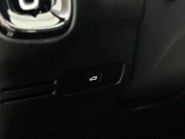 Volvo XC40 B3 — photo 27