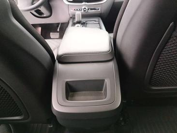 Volvo XC60 B4 — photo 13