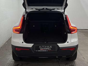 Volvo XC40 B3 — photo 28