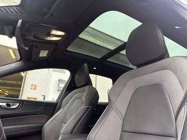 Volvo XC60 B5 — photo 15