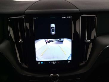 Volvo XC60 B4 — photo 19