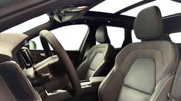 Volvo XC60 B4 — photo 11