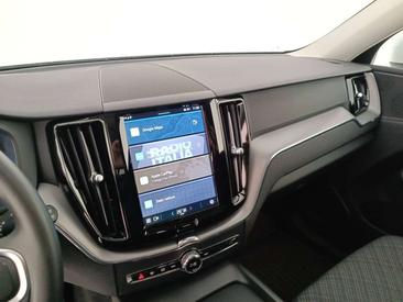 Volvo XC60 B4 — photo 21