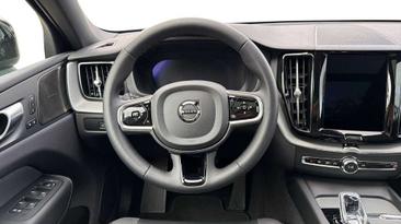 Volvo XC60 B4 — photo 13