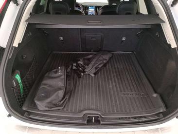 Volvo XC60 B4 — photo 22