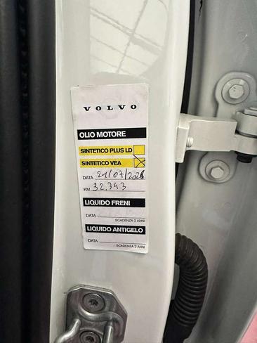 Volvo XC60 B5 — photo 21