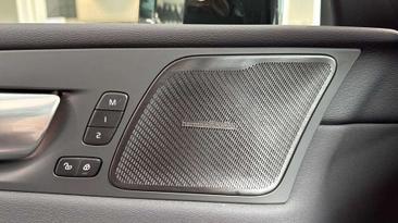 Volvo XC60 B4 — photo 16