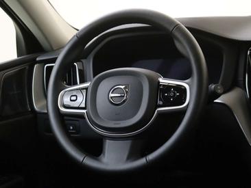 Volvo XC60 B5 — photo 11