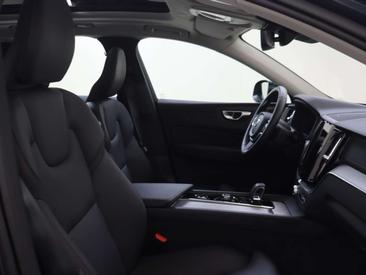 Volvo XC60 B5 — photo 13