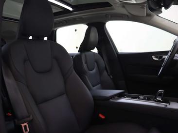 Volvo XC60 B5 — photo 14