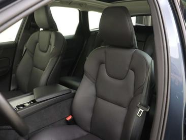 Volvo XC60 B5 — photo 15