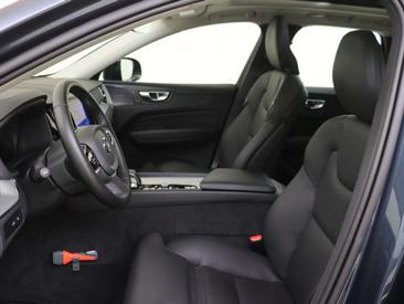 Volvo XC60 B5 — photo 16