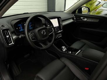 Volvo XC40 B3 — photo 16