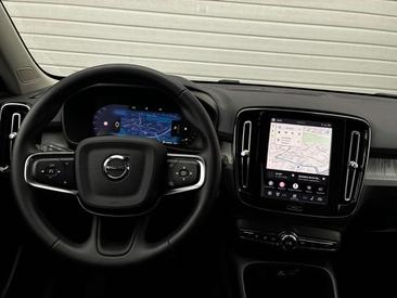 Volvo XC40 B3 — photo 17
