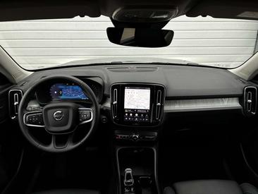 Volvo XC40 B3 — photo 18