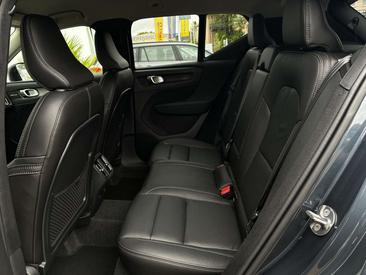 Volvo XC40 B3 — photo 19