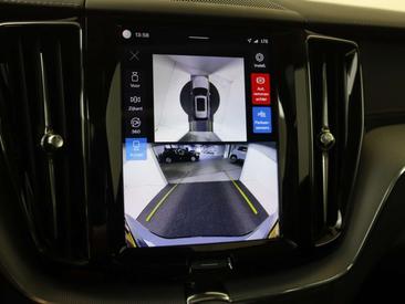 Volvo XC60 B5 — photo 33