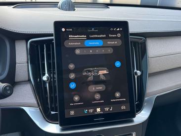 Volvo XC90 T6 Recharge AWD — photo 17