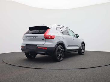 Volvo XC40 B4 — photo 4