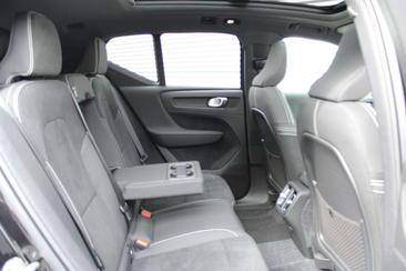 Volvo XC40 B4 — photo 5