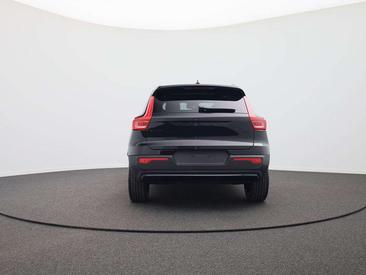 Volvo XC40 B4 — photo 3