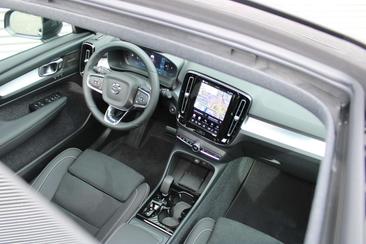 Volvo XC40 B4 — photo 8