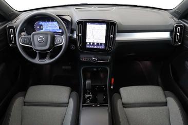 Volvo XC40 B4 — photo 3