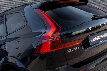 Volvo XC60 Dual Motor Extended Range — photo 12