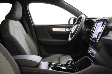 Volvo XC40 B4 — photo 9