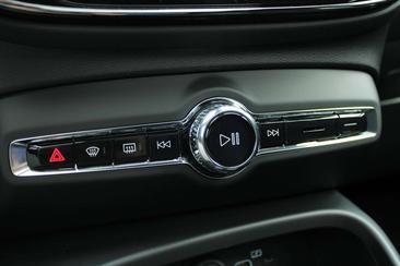 Volvo XC40 B4 — photo 18