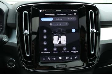 Volvo XC40 B4 — photo 20