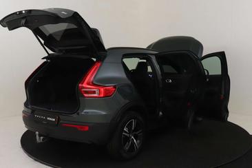 Volvo XC40 B4 — photo 18