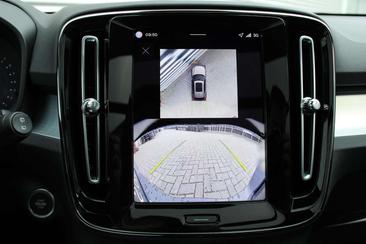 Volvo XC40 B4 — photo 24